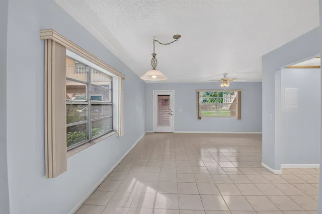  Residence photo 7