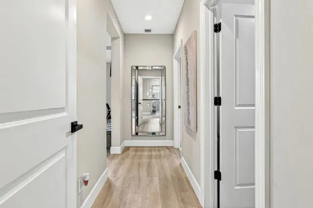  Residence photo 32