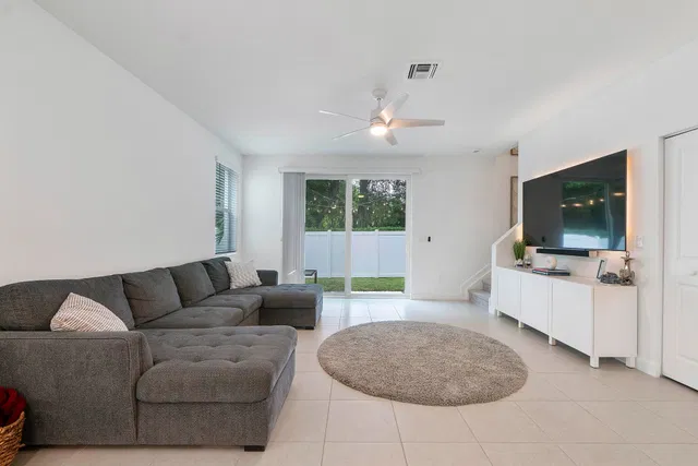 Residence photo 6