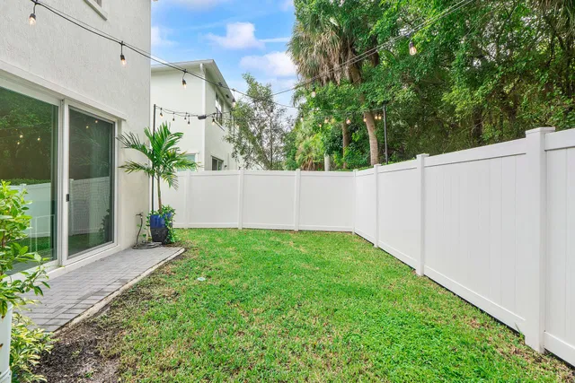 Residence photo 28