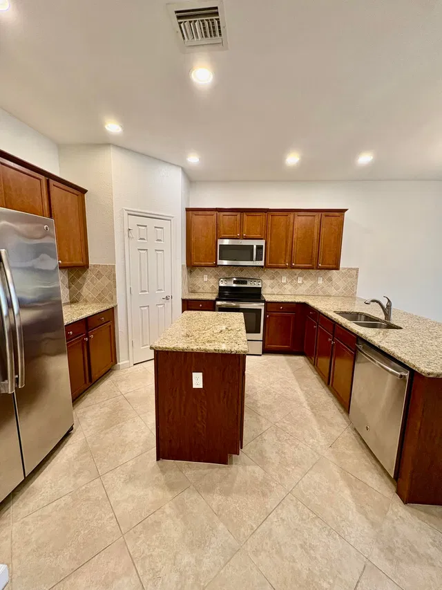 Residence photo 6
