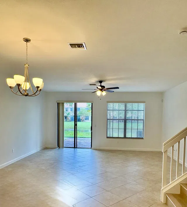 Residence photo 11
