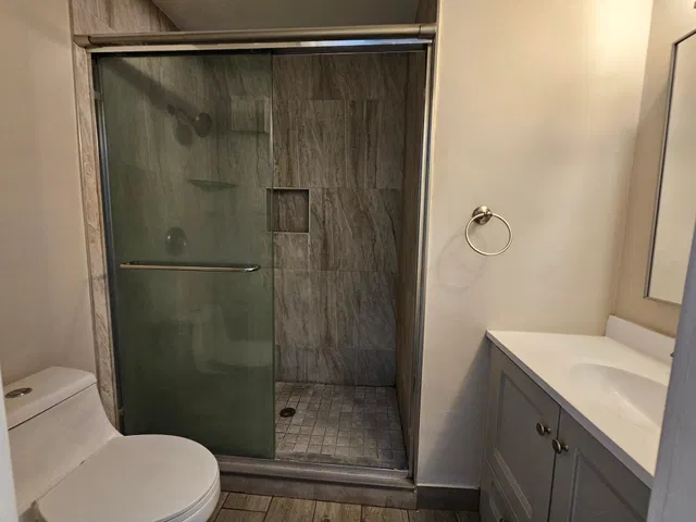 Unit 105 photo 8