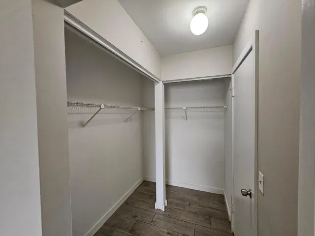Unit 105 photo 9