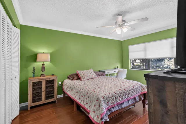 Unit B photo 26