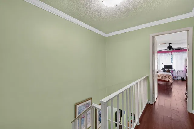  Unit B photo 32