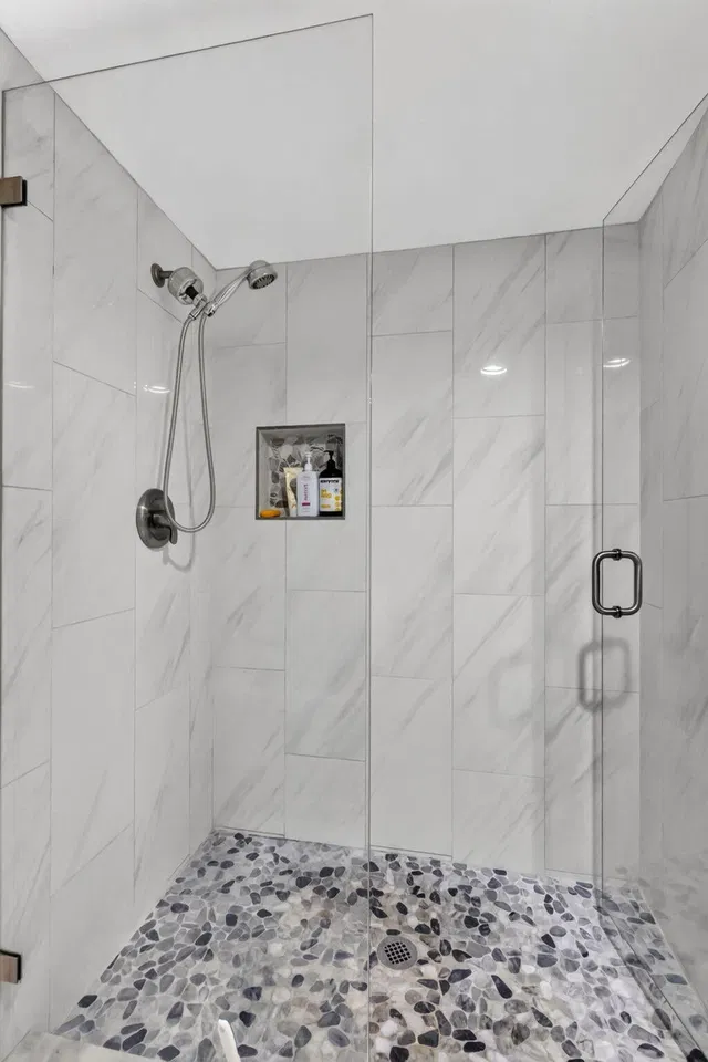  Unit B photo 38