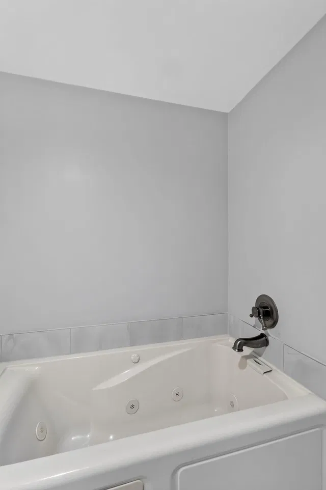  Unit B photo 39