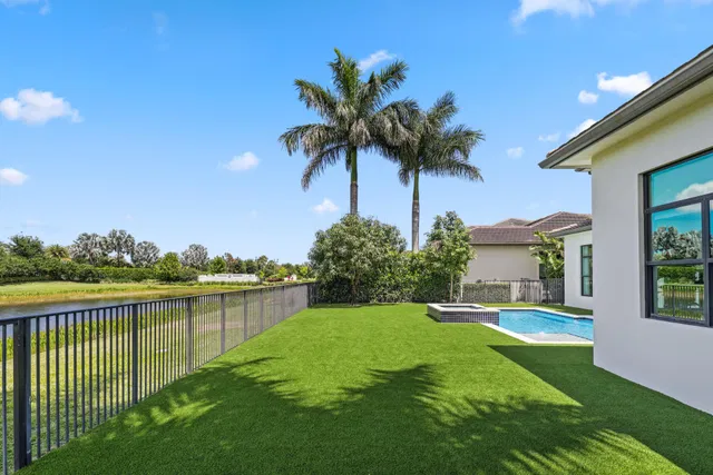 Boca Bridges Residence photo 27