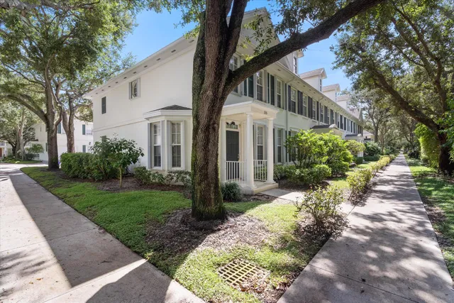 Residence photo 3