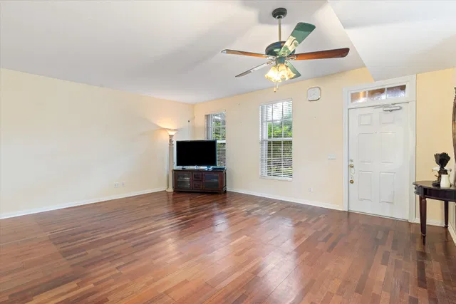 Residence photo 6