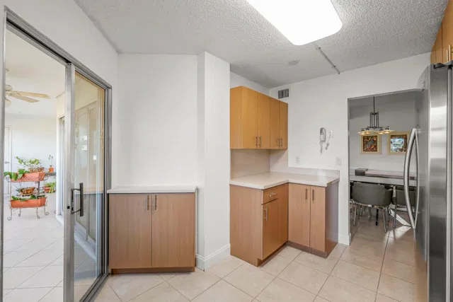  Unit 104 photo 9