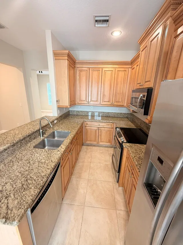  Residence photo 8