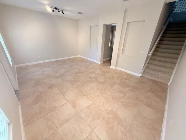  Residence photo 9