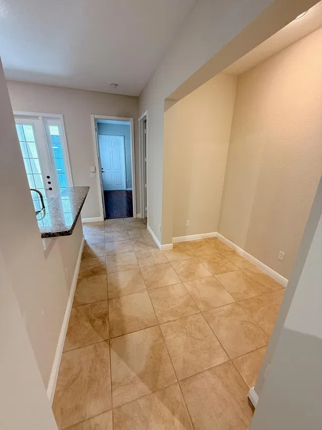  Residence photo 11