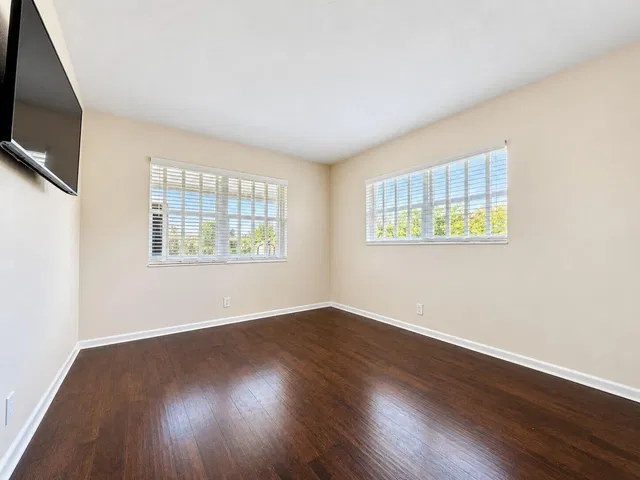  Residence photo 8