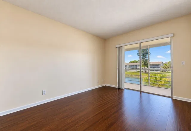  Residence photo 11