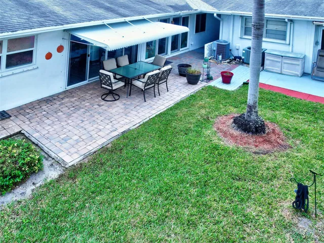 Unit 111 photo 15