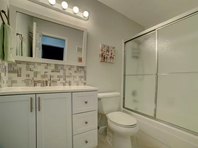  Unit 111 photo 10
