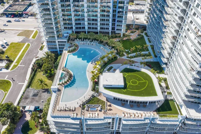 Nautilus 220 Unit 503 photo 4
