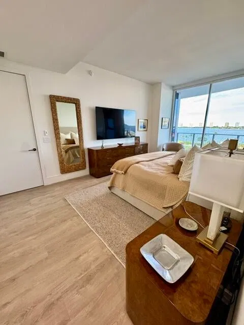 Nautilus 220 Unit 503 photo 17