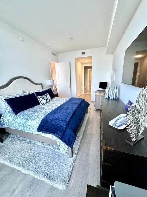 Nautilus 220 Unit 503 photo 28