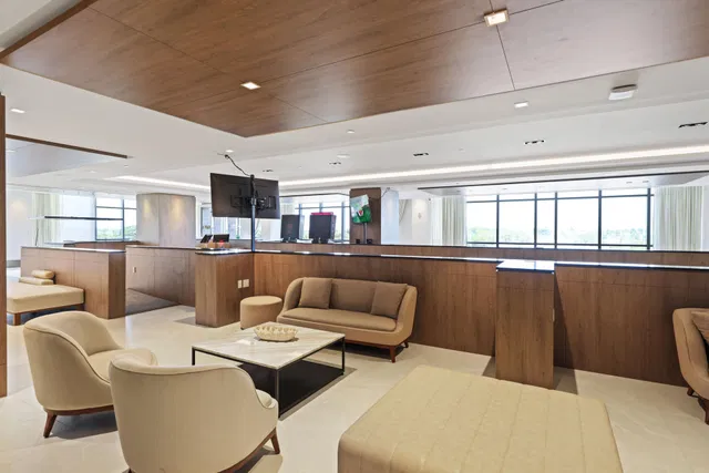 Nautilus 220 Unit 503 photo 50