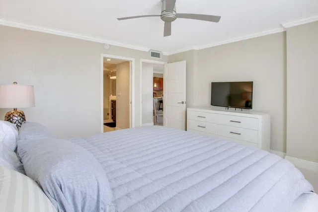Boca Raton Unit 2010 photo 17