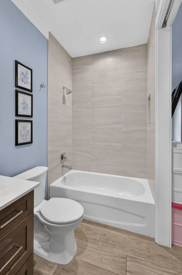  Residence photo 90