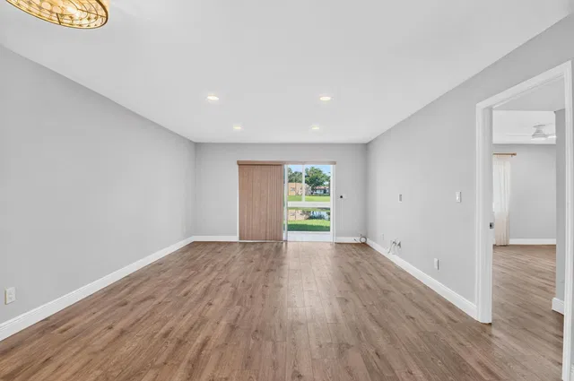  Residence photo 11