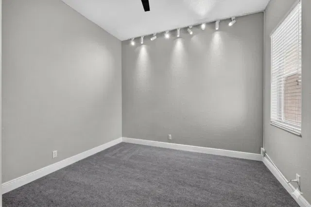  Residence photo 32
