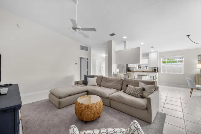 Residence photo 4