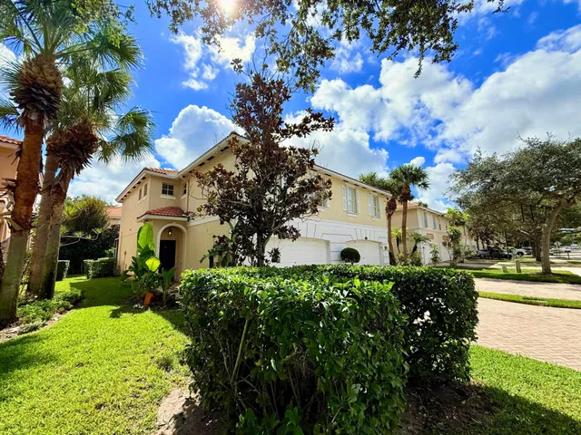 Residence photo 5