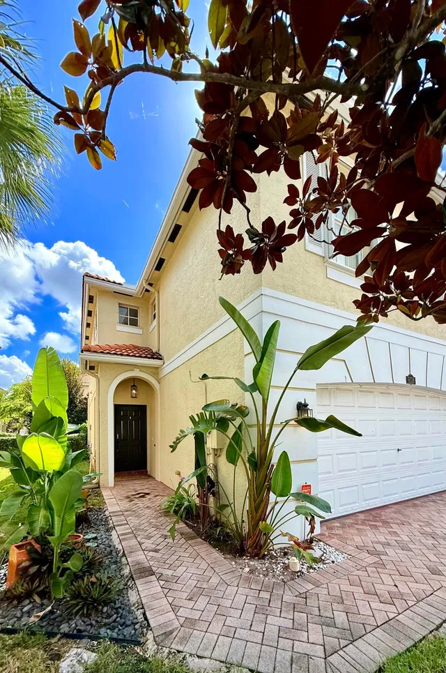 Residence photo 6