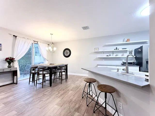 Residence photo 18