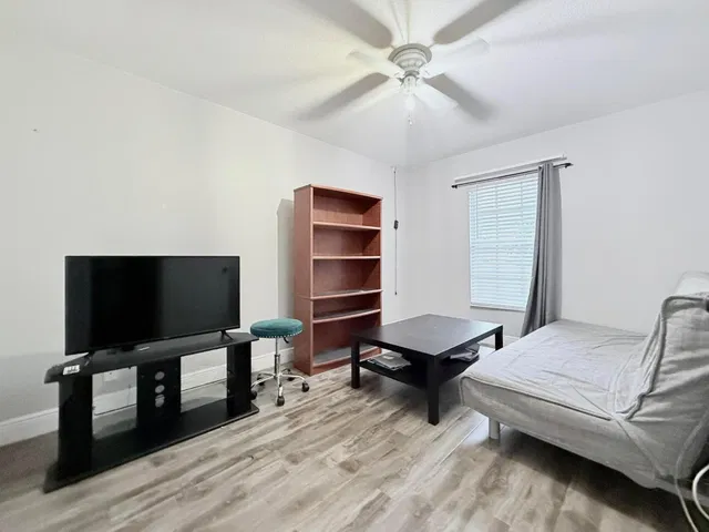 Residence photo 33