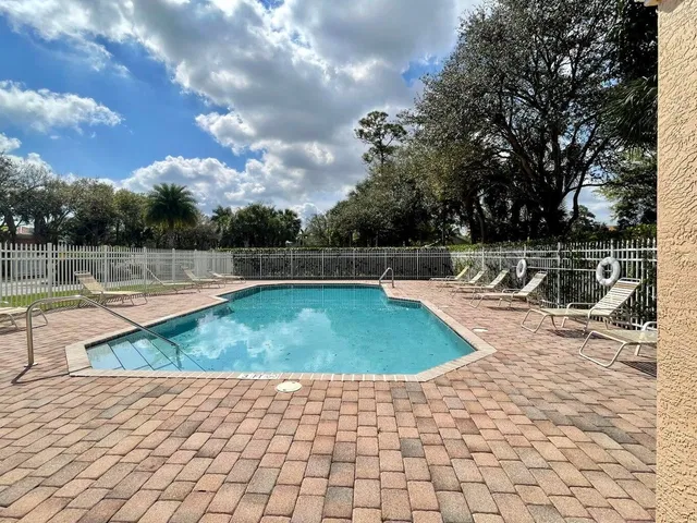 Residence photo 43