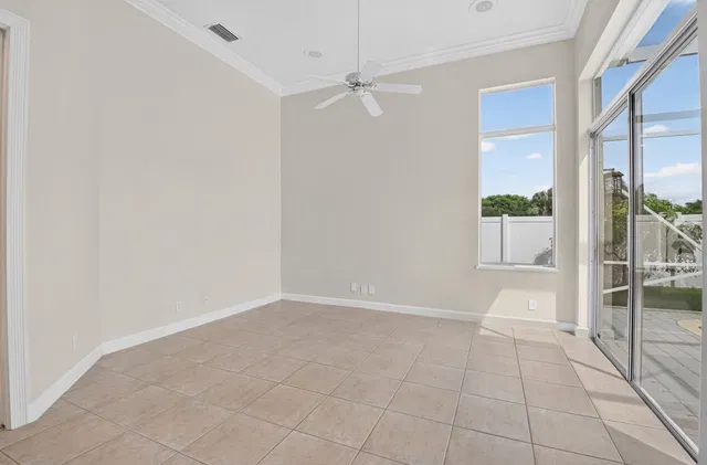 Residence photo 11