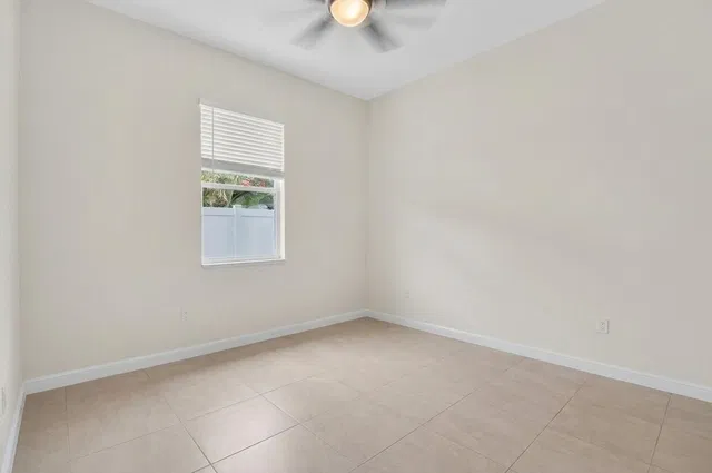 Residence photo 16
