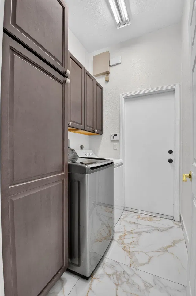 Residence photo 24