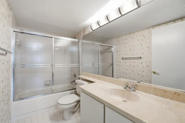 Unit 301 photo 15