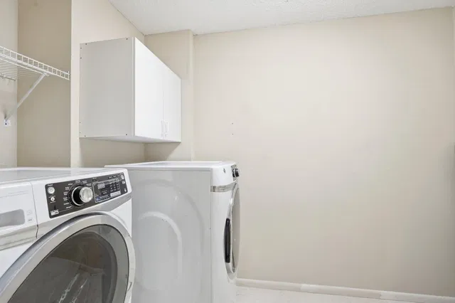 Unit 301 photo 21