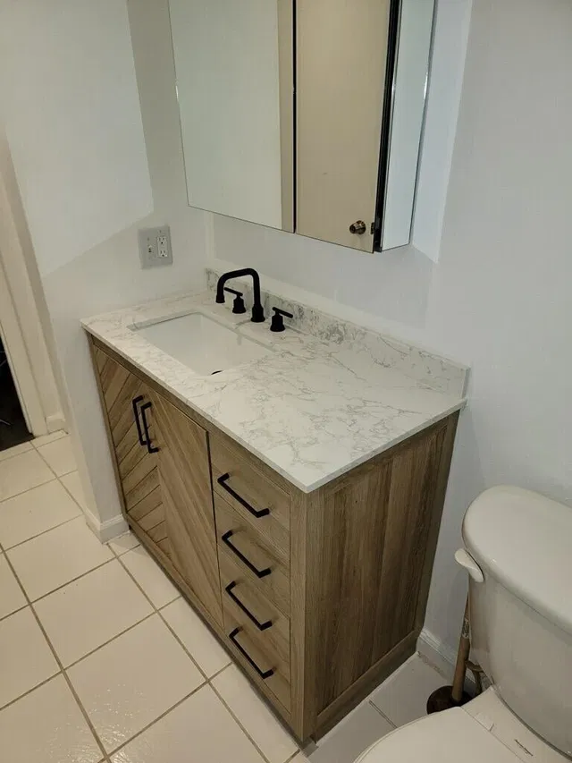 Unit 1090 photo 2