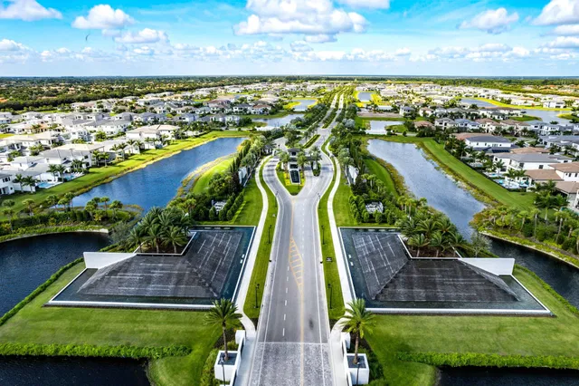 Boca Bridges Residence photo 51