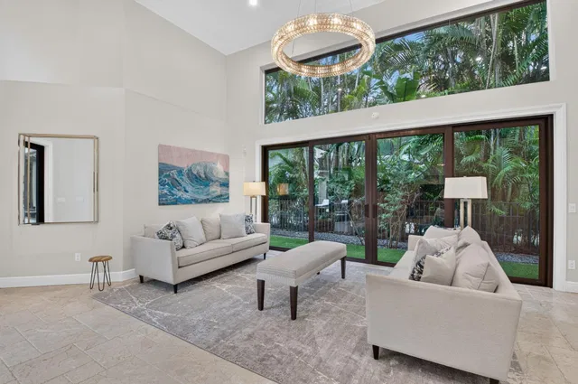 Seasons Residence photo 8