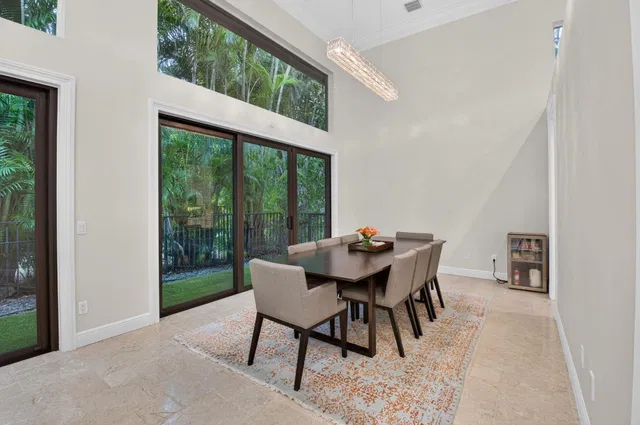 Seasons Residence photo 10