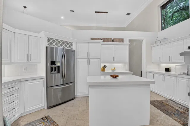 Seasons Residence photo 12