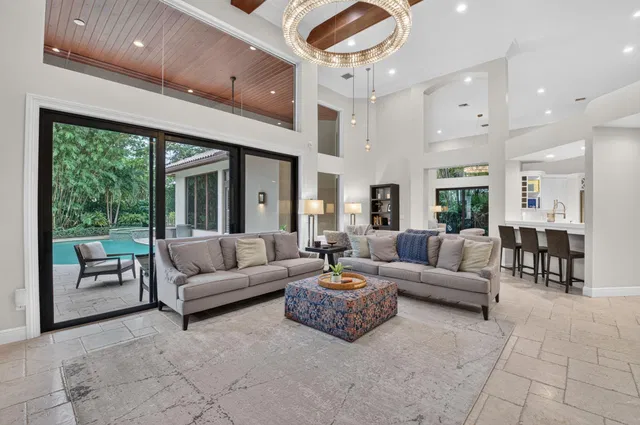 Seasons Residence photo 19