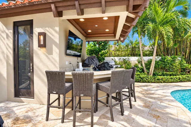 Seasons Residence photo 32