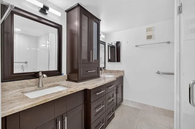 Unit 403 photo 10